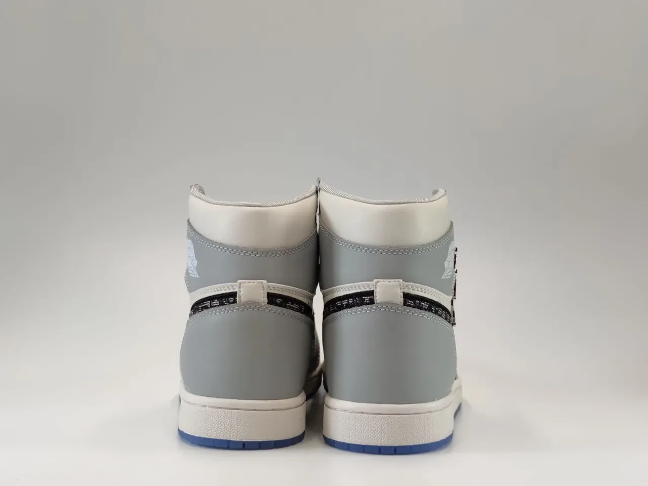 Air Jordan 1 High Chaussures de basket gris clair blanc bleu translucide 5