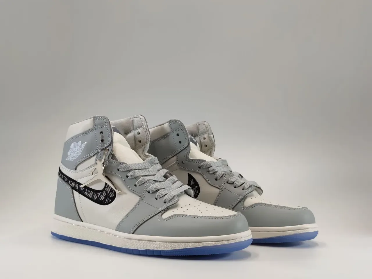 Air Jordan 1 High Chaussures de basket gris clair blanc bleu translucide 6