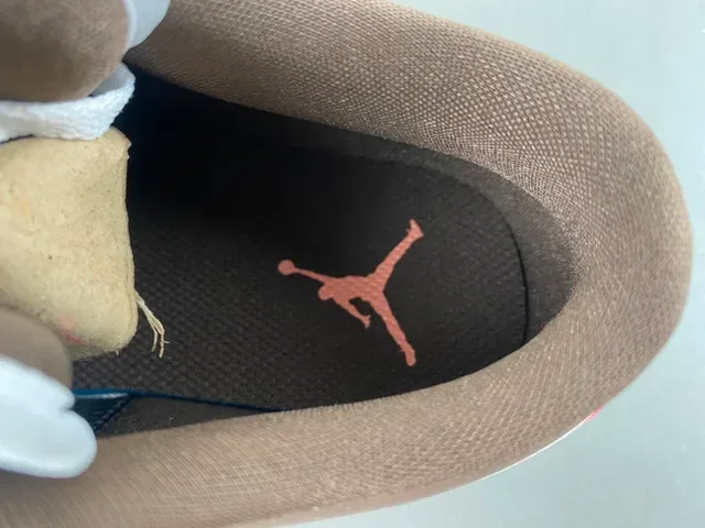 Air Jordan 1 Low حذاء سنيكرز لايف ستايل من الجلد بلون بني وخوخي 7