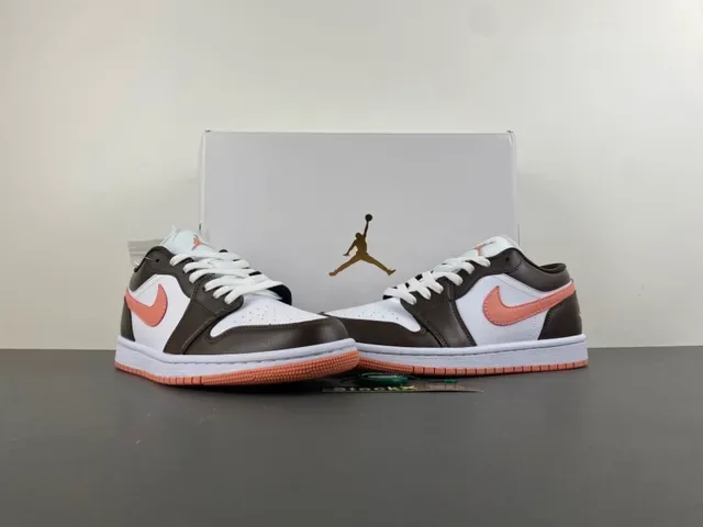 Air Jordan 1 Low حذاء سنيكرز لايف ستايل من الجلد بلون بني وخوخي 13
