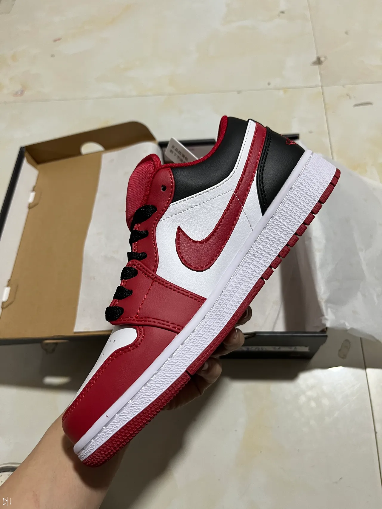 Air Jordan 1 Low White Red Black Chaussures de Basketball 4