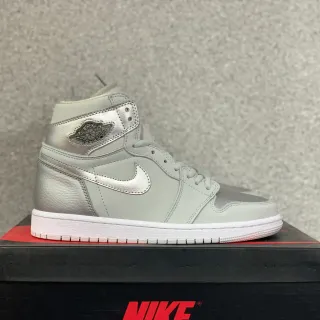 Air Jordan 1 মেটালিক সিলভার হাই-টপ বাস্কেটবল জুতা