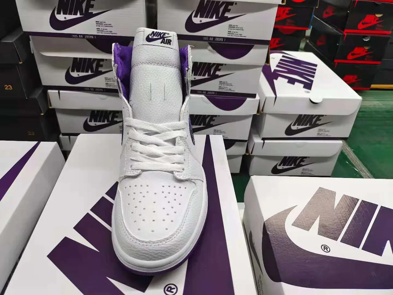 Air Jordan 1 tênis de basquete branco e roxo 4