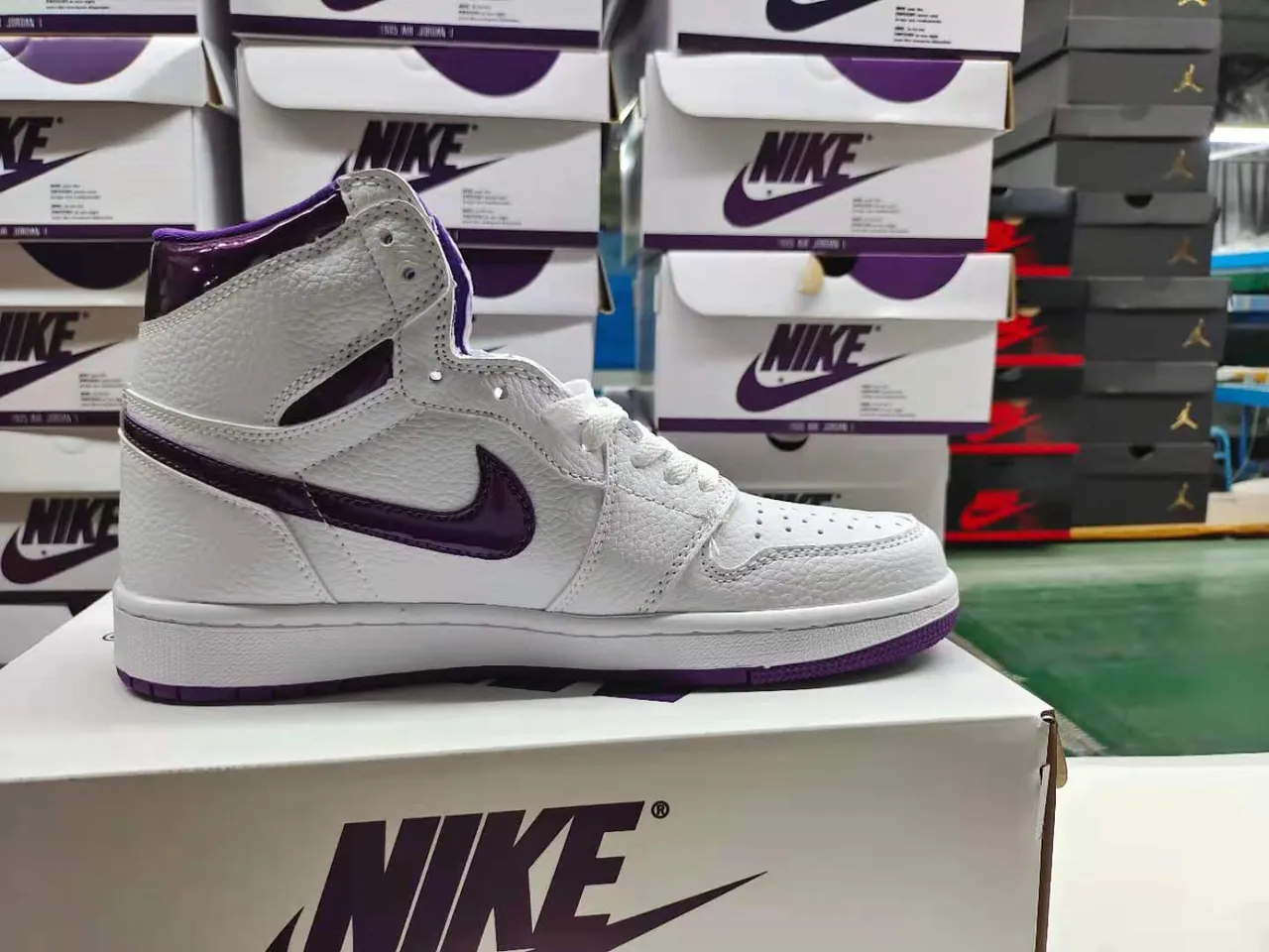 Air Jordan 1 tênis de basquete branco e roxo 2