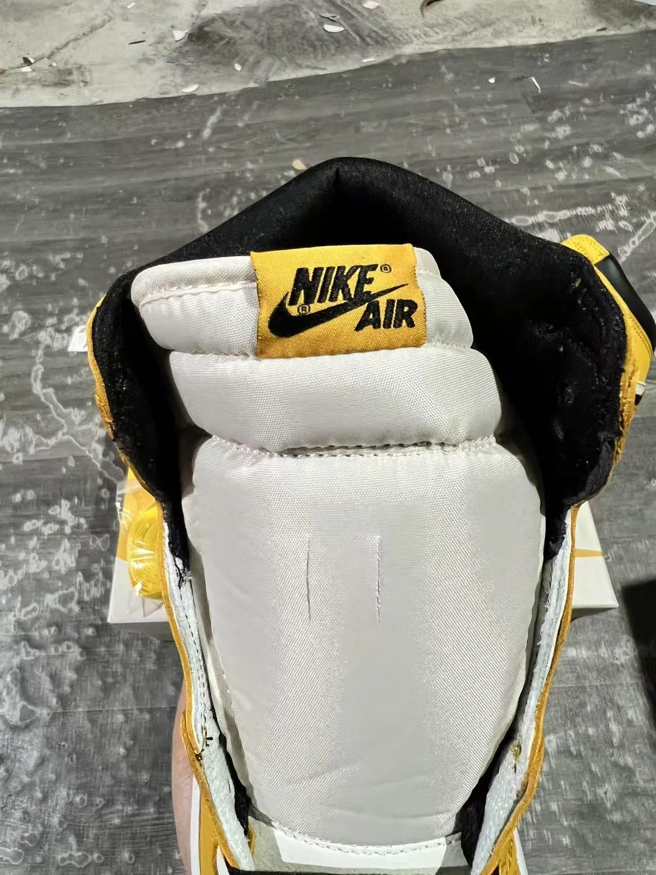 Air Jordan 1 হলুদ কালো হাই-টপ চামড়ার আপার বাস্কেটবল জুতো 4