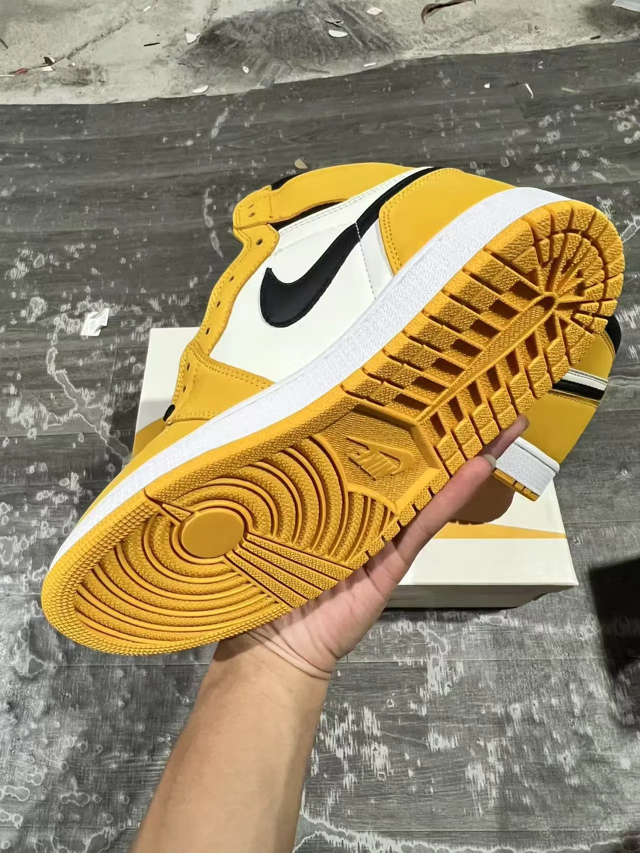 Air Jordan 1 হলুদ কালো হাই-টপ চামড়ার আপার বাস্কেটবল জুতো 6