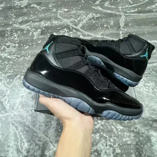 Air Jordan 11 黑色青色篮球鞋