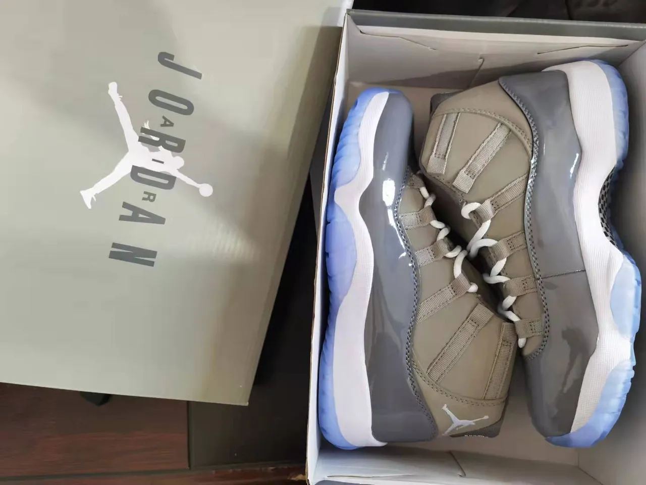 Zapatillas de baloncesto de caña alta Air Jordan 11 gris azul con puntera de charol 2