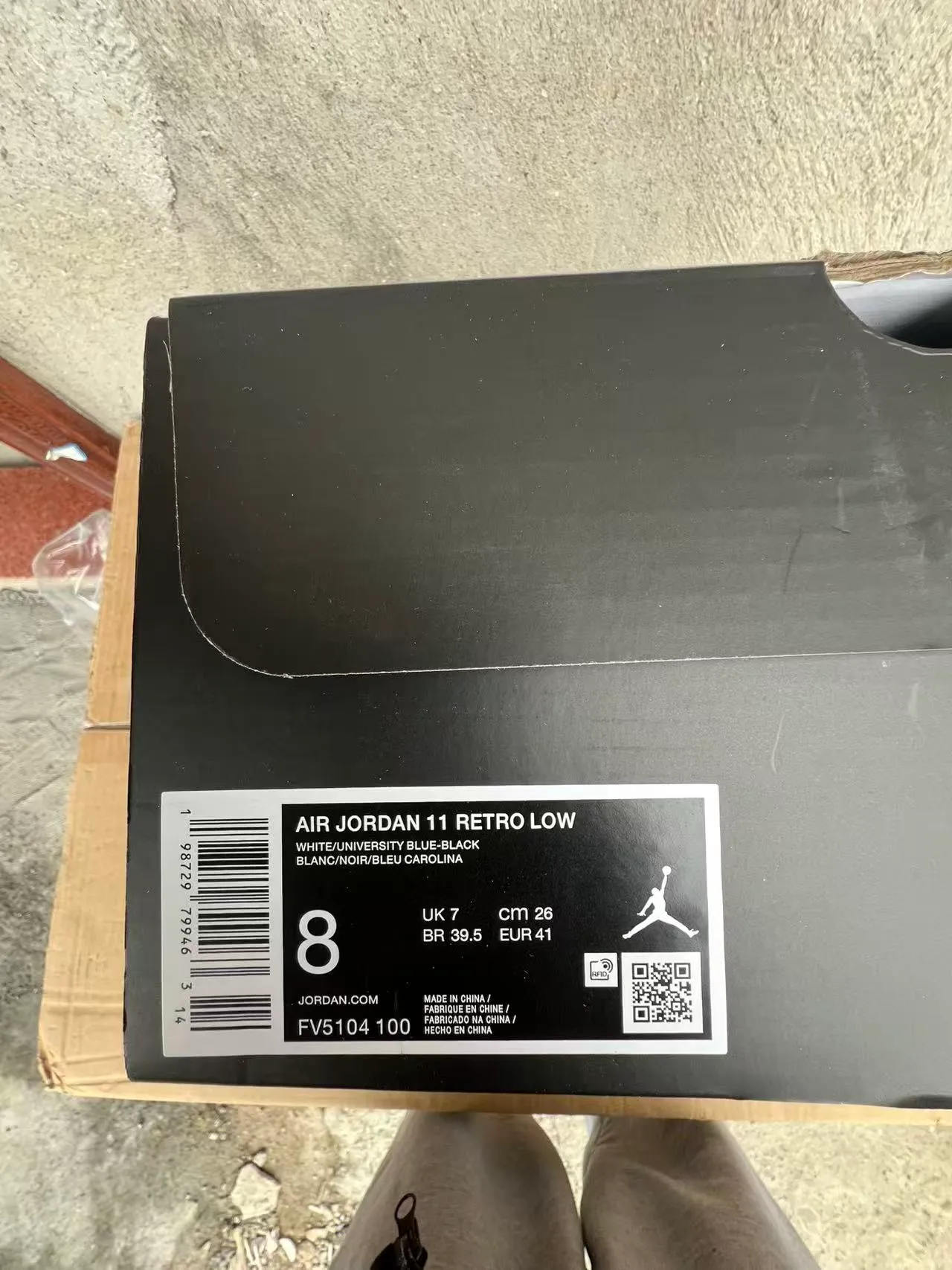Tênis de basquete Air Jordan 11 de couro envernizado azul-claro 10