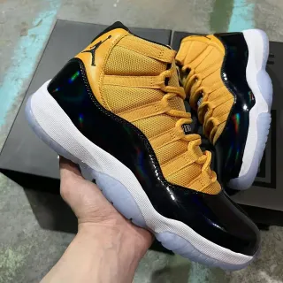 Zapatillas de baloncesto Air Jordan 11 amarillo mostaza y negro iridiscente