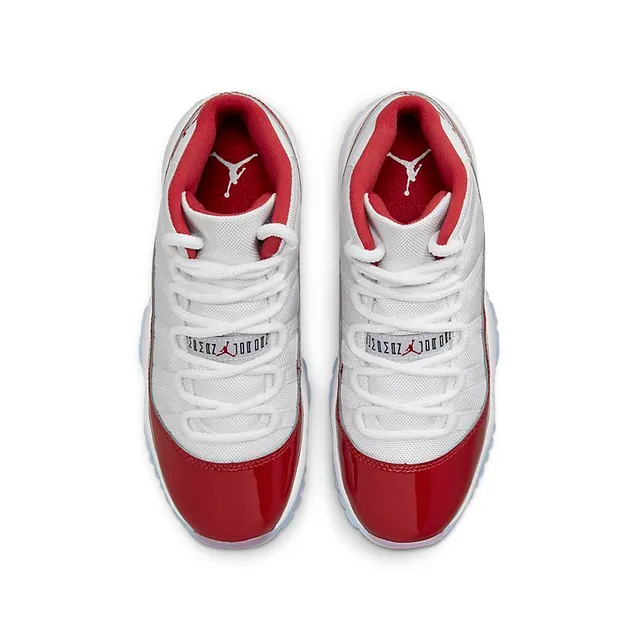 Tênis de basquete Air Jordan 11 de couro envernizado branco e vermelho-escuro 4