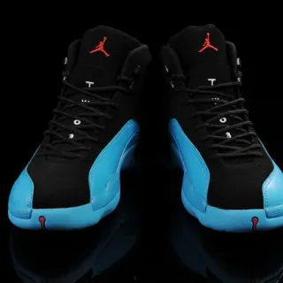 Tênis de basquete Air Jordan 12 preto e azul ciano