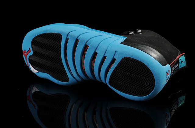 Tênis de basquete Air Jordan 12 preto e azul ciano 2