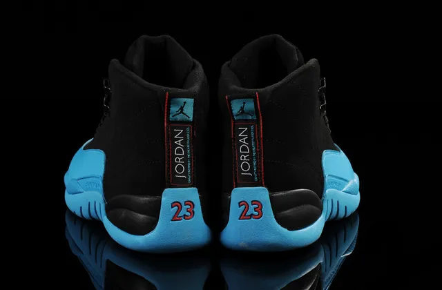 Tênis de basquete Air Jordan 12 preto e azul ciano 3