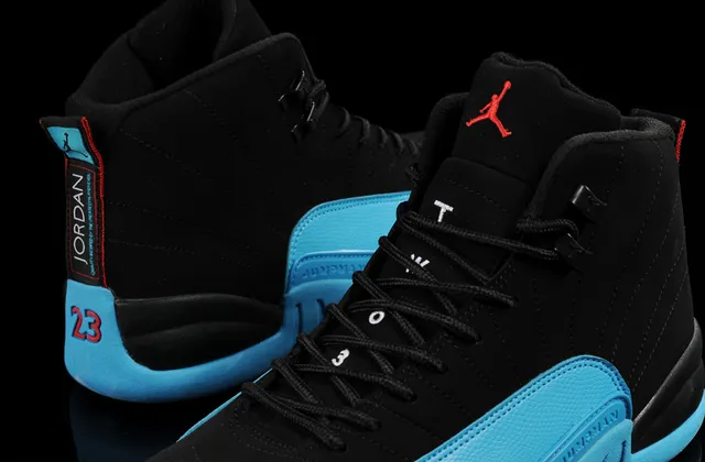 Tênis de basquete Air Jordan 12 preto e azul ciano 4