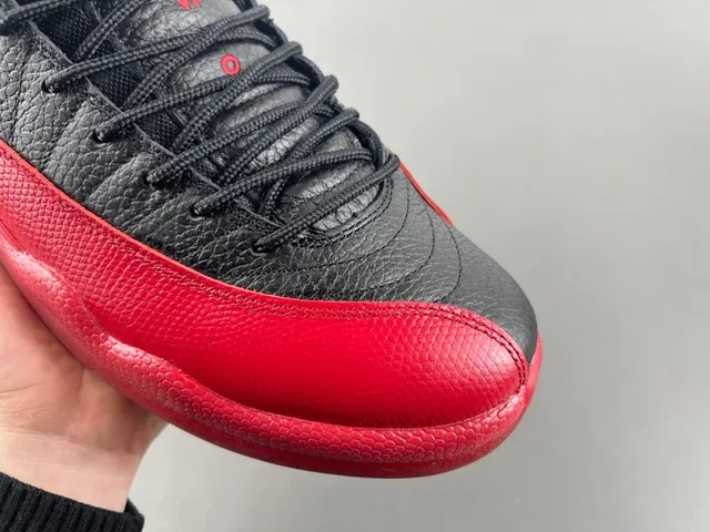 Air Jordan 12 काले और लाल बास्केटबॉल जूते 2