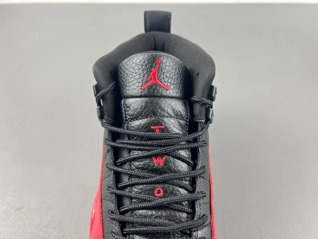 Air Jordan 12 काले और लाल बास्केटबॉल जूते 5