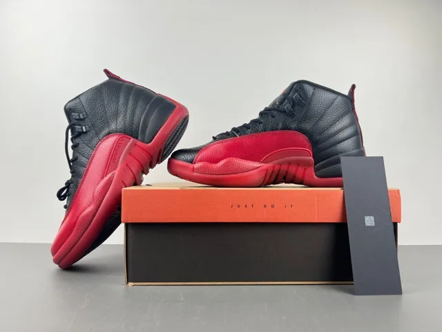 Air Jordan 12 काले और लाल बास्केटबॉल जूते 15