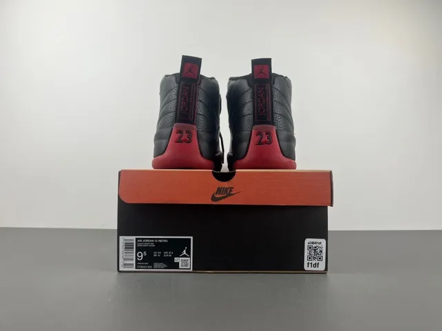 Air Jordan 12 काले और लाल बास्केटबॉल जूते 18