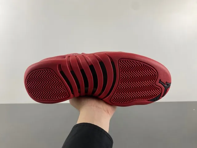 Tênis de basquete Air Jordan 12 vermelho monocromático 7