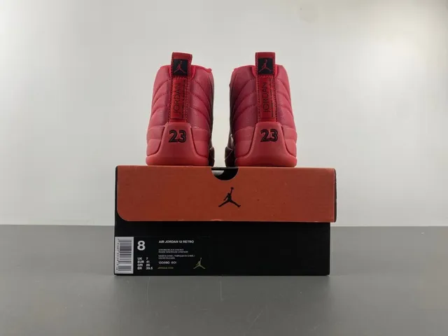 Tênis de basquete Air Jordan 12 vermelho monocromático 17