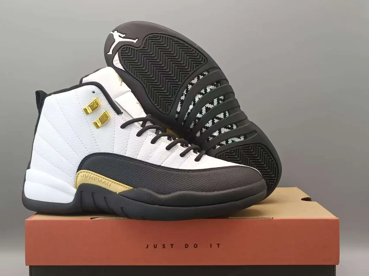 Air Jordan 12 সাদা কালো সোনালী বাস্কেটবল জুতা 2