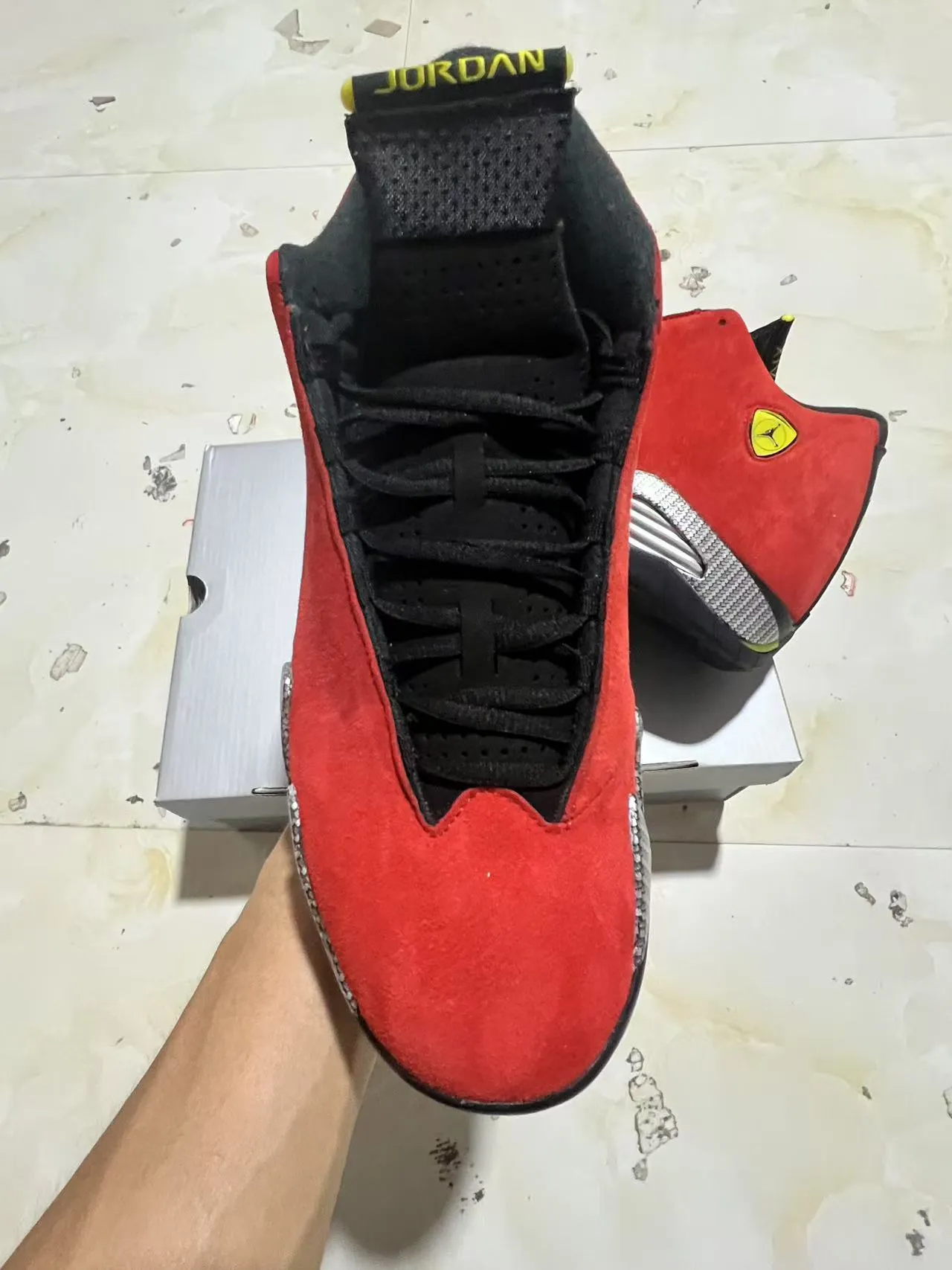 Air Jordan 14 Ferrari أحذية كرة السلة من المخمل الأحمر 3