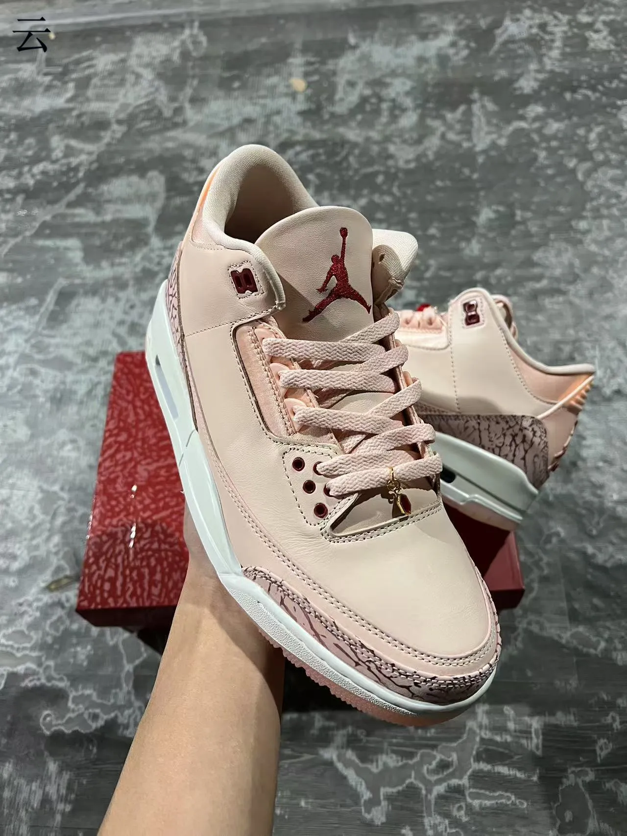 Zapatillas de baloncesto Air Jordan 3 rosa pálido con estampado de elefante 2