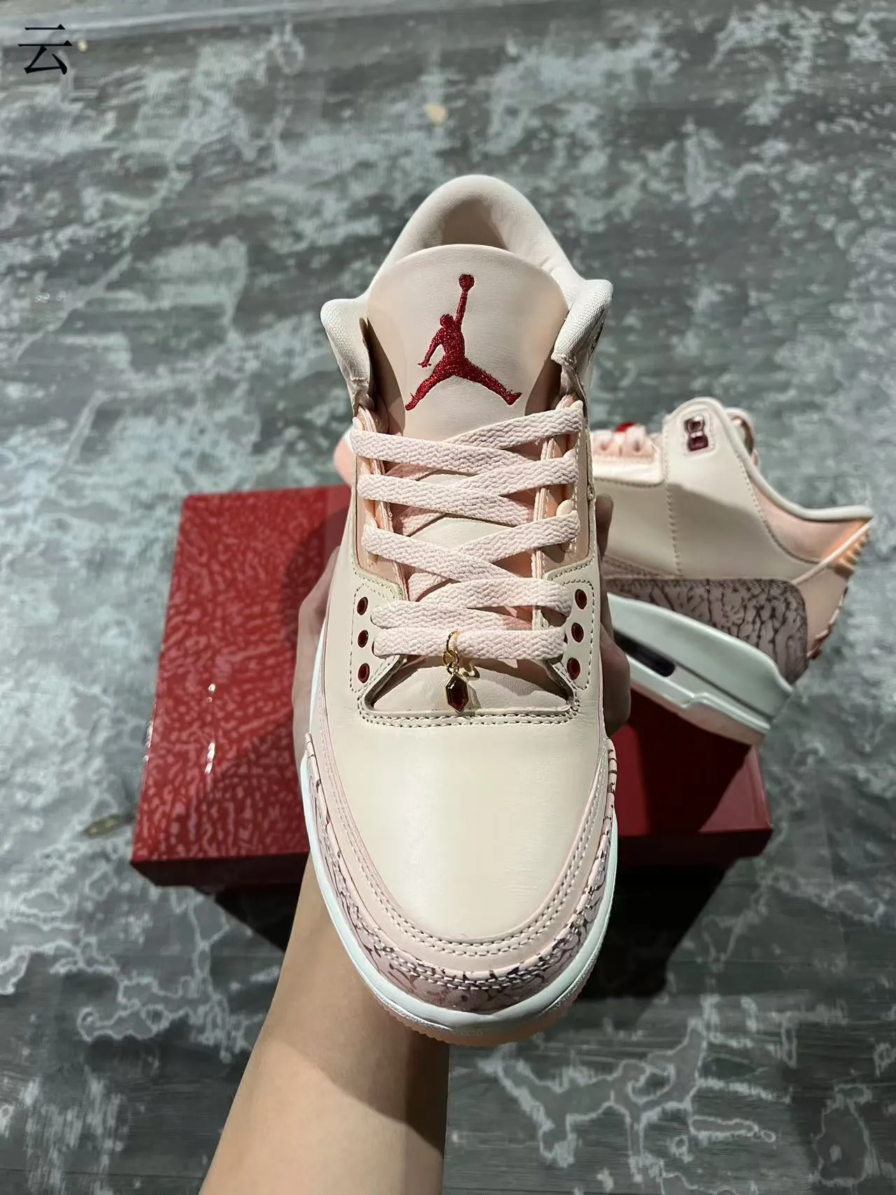 Zapatillas de baloncesto Air Jordan 3 rosa pálido con estampado de elefante 3