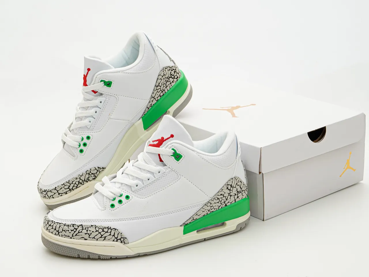 حذاء كرة السلة Air Jordan 3 أبيض أسمنتي أخضر 5