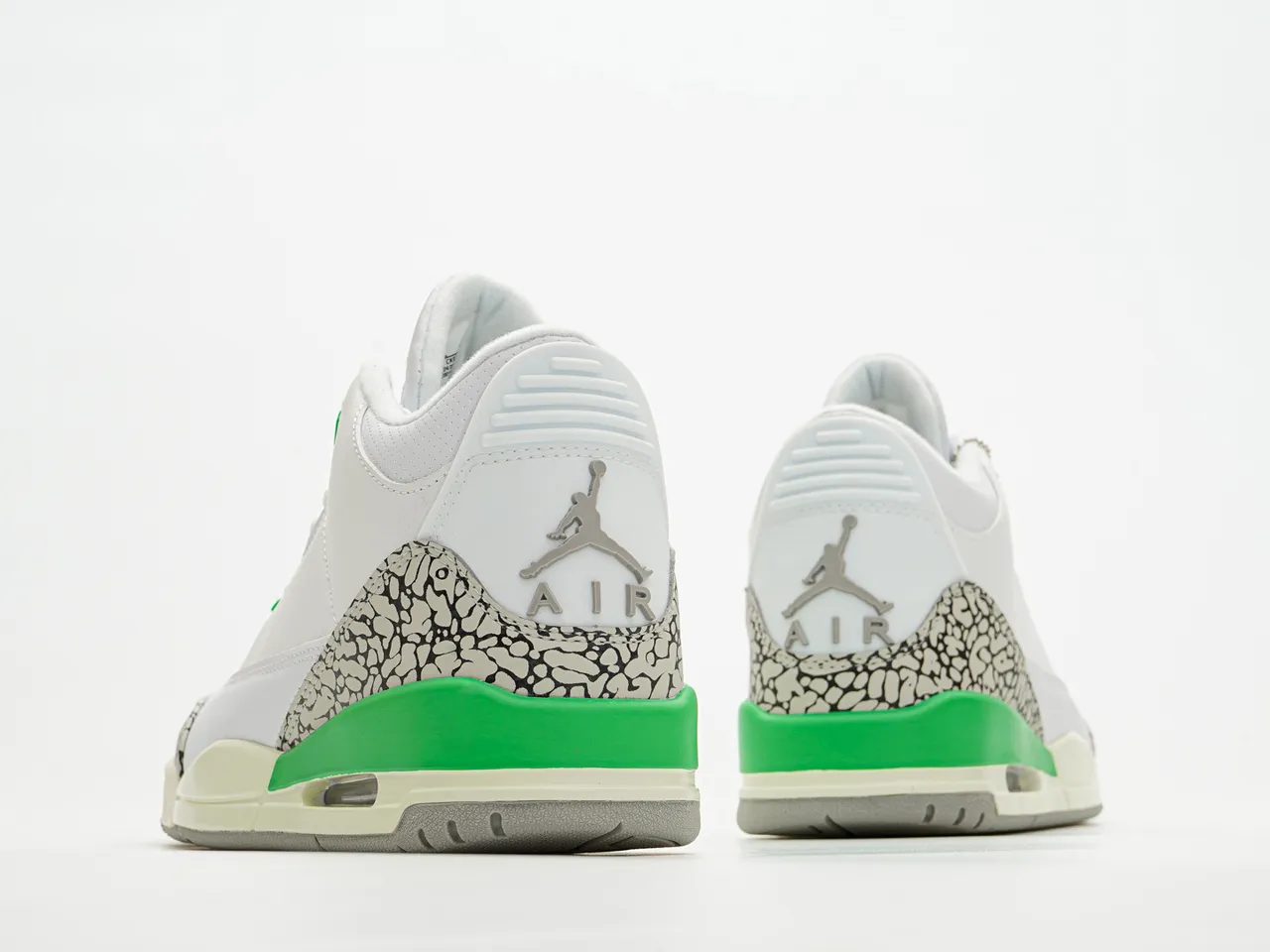 حذاء كرة السلة Air Jordan 3 أبيض أسمنتي أخضر 7