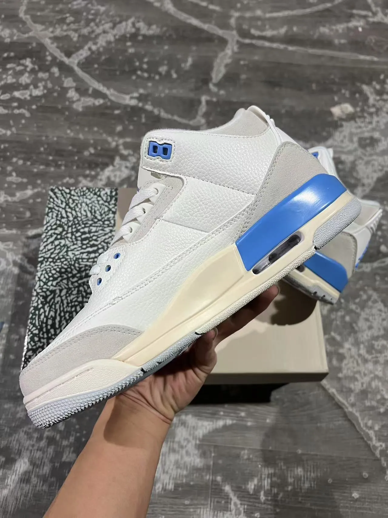 Chaussures de basketball Air Jordan 3 blanc gris clair bleu 5