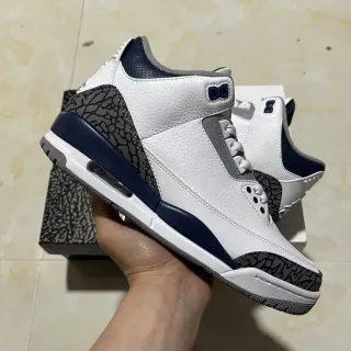 Tênis de basquete Air Jordan 3 branco e azul-marinho com estampa de elefante