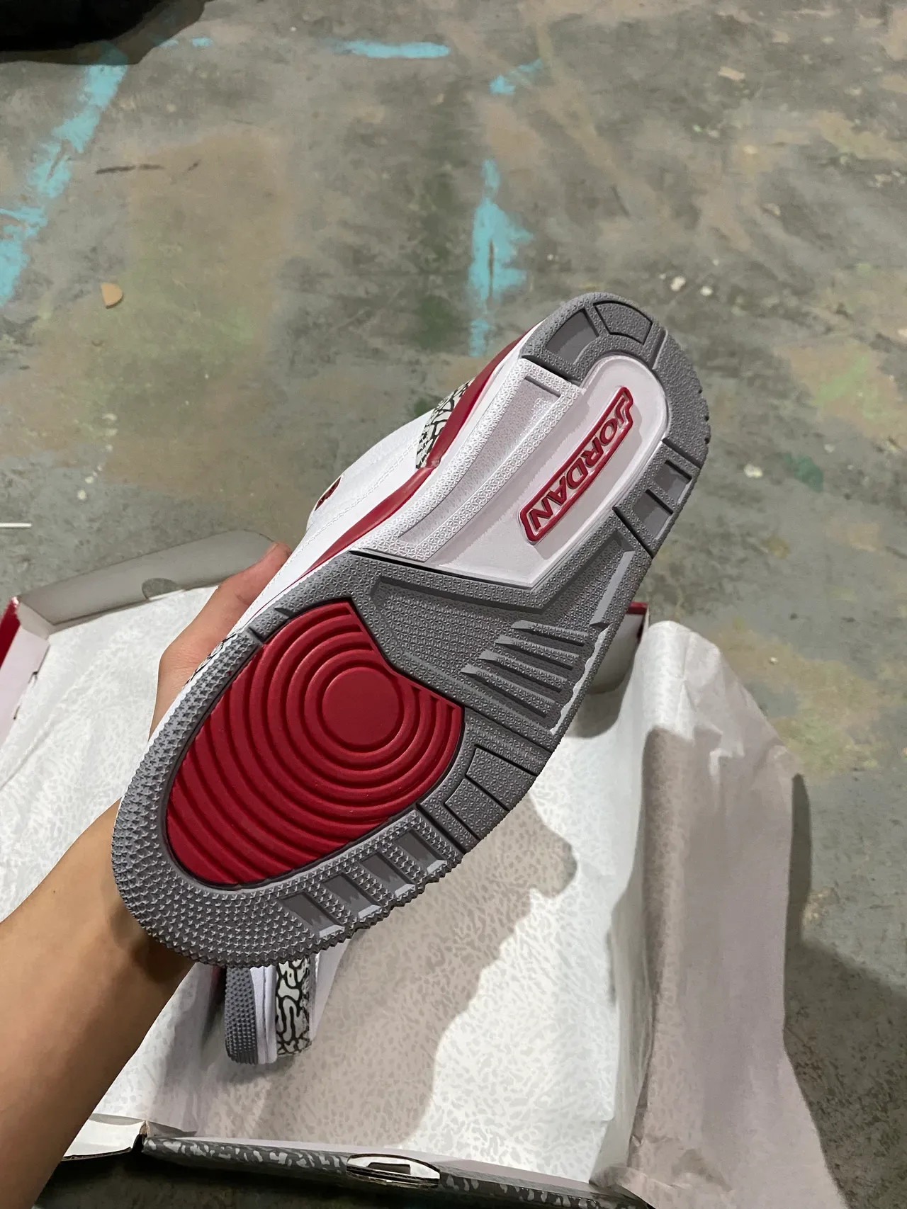 Air Jordan 3 Tênis de Basquete Branco University Red Estampa de Elefante 5
