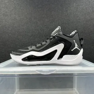 Zapatillas de baloncesto Air Jordan 37 en blanco y negro