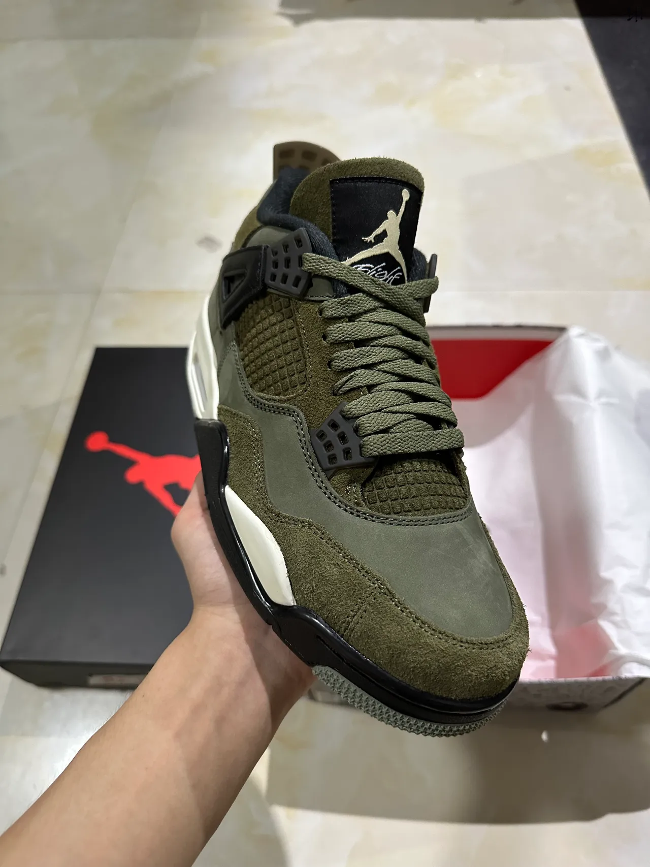 Zapatillas de baloncesto Air Jordan 4 de ante verde oliva 2