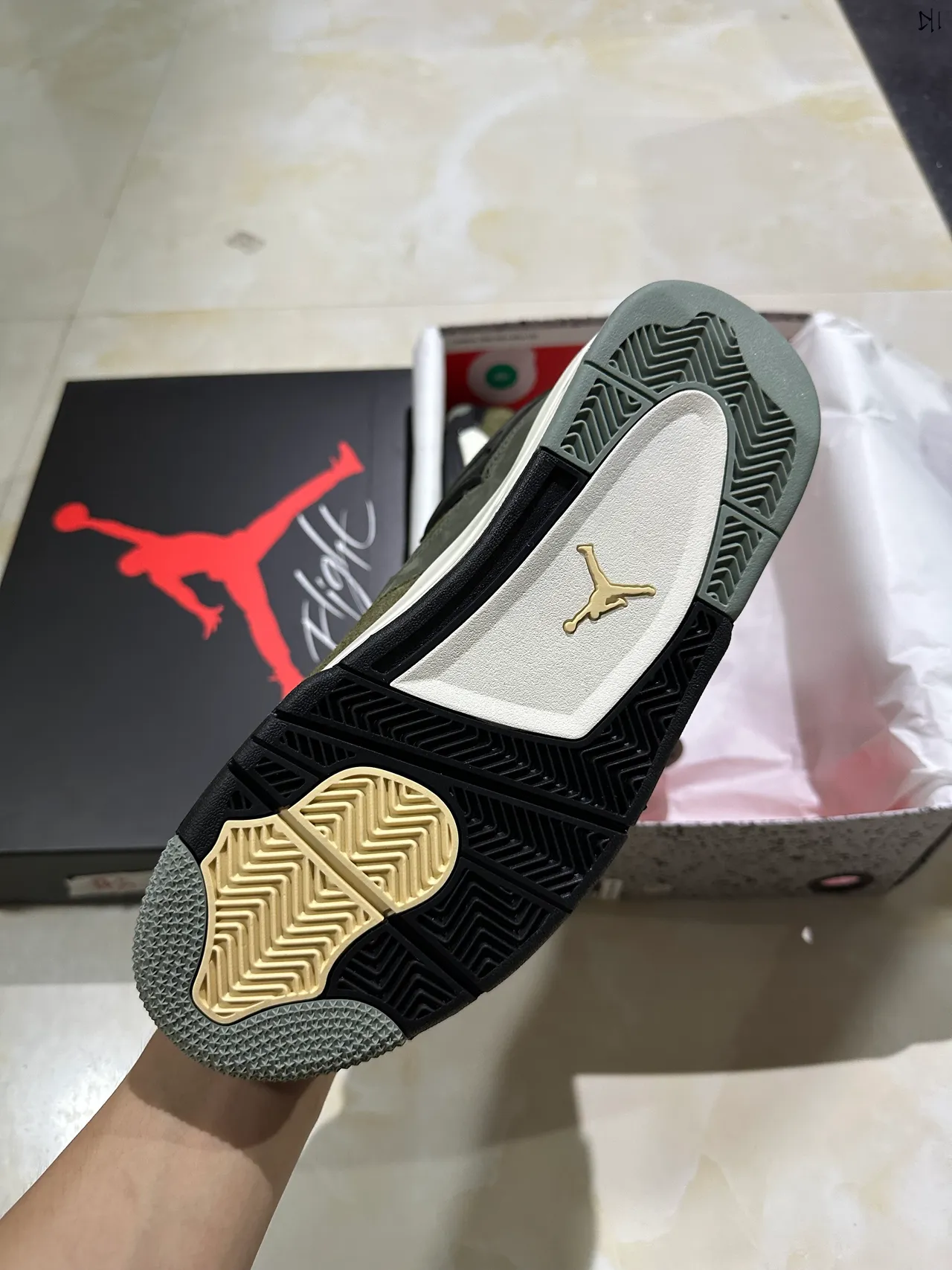 Zapatillas de baloncesto Air Jordan 4 de ante verde oliva 6