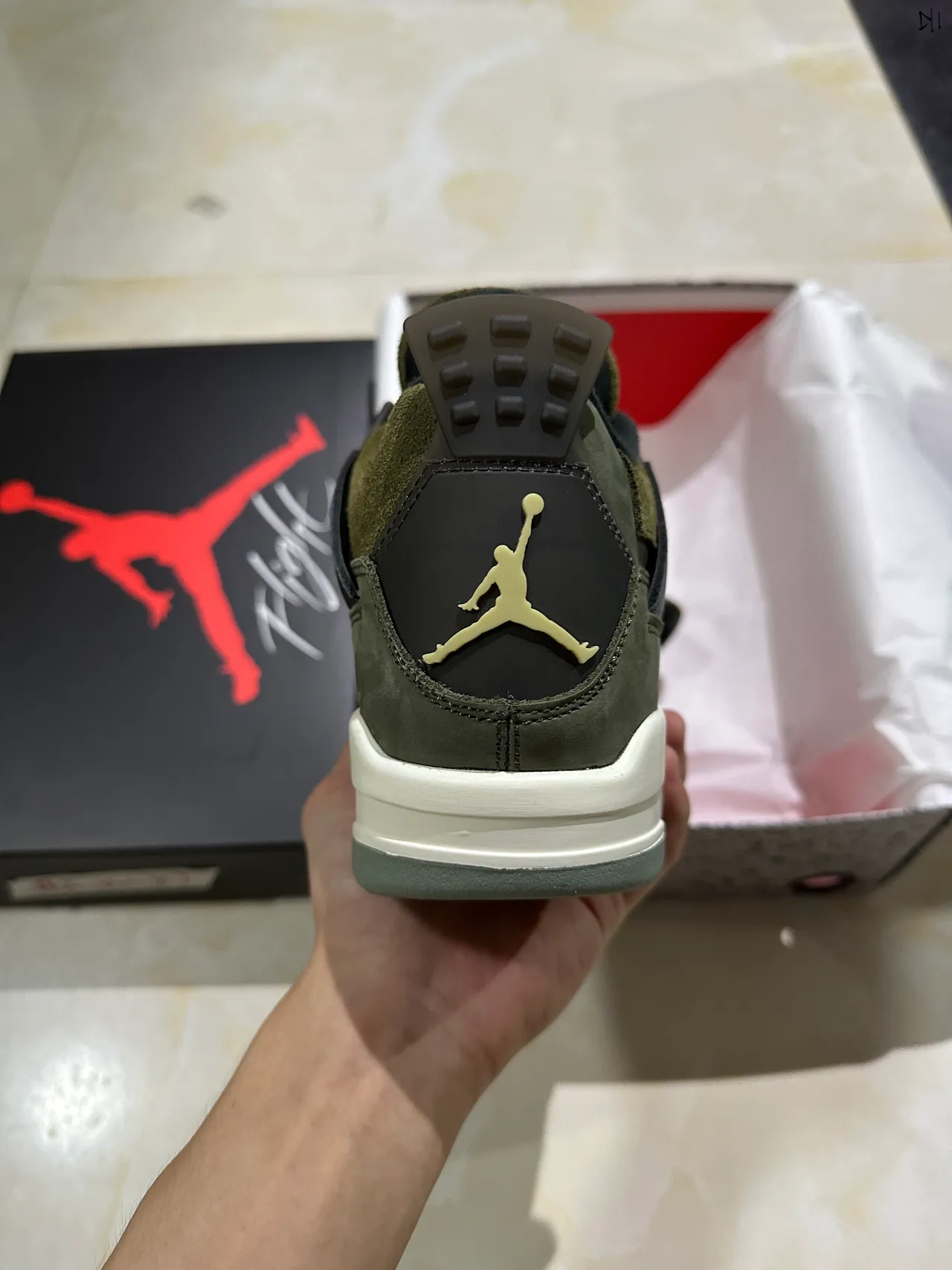 Zapatillas de baloncesto Air Jordan 4 de ante verde oliva 7