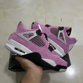 Air Jordan 4 أحذية كرة السلة جلد الغزال الوردي مع نقاط بيضاء