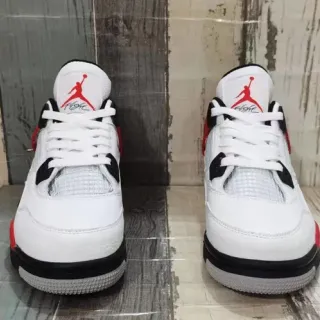 Zapatillas de baloncesto Air Jordan 4 blanco, rojo y negro