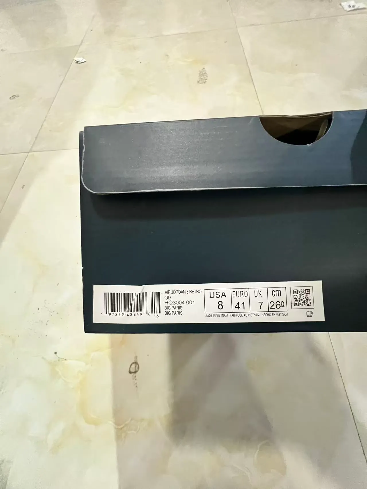 Zapatillas de baloncesto Air Jordan 5 negro y blanco con rayo 10