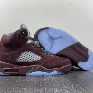 Air Jordan 5 बर्गंडी और हल्के नीले बास्केटबॉल जूते