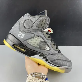 Air Jordan 5 灰色和黄色篮球鞋