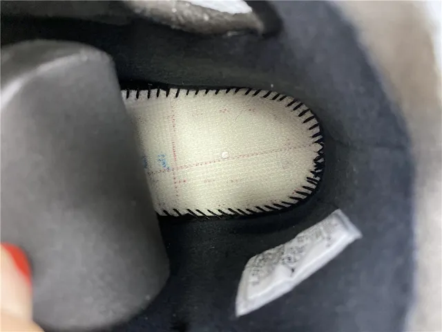 Zapatillas de baloncesto Air Jordan 5 gris y amarillo 9
