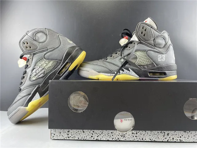 Zapatillas de baloncesto Air Jordan 5 gris y amarillo 13
