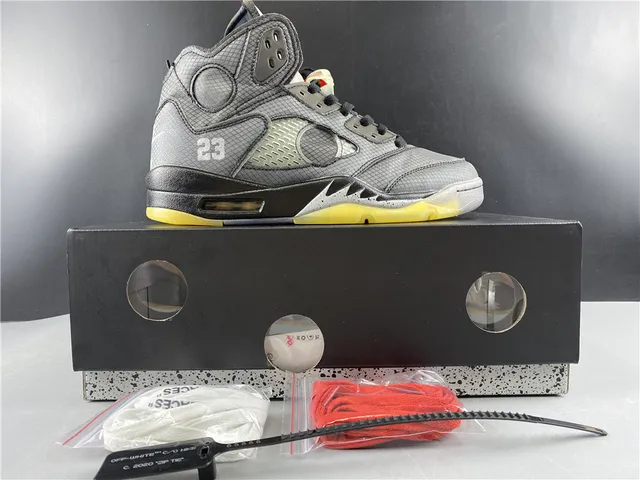 Zapatillas de baloncesto Air Jordan 5 gris y amarillo 14
