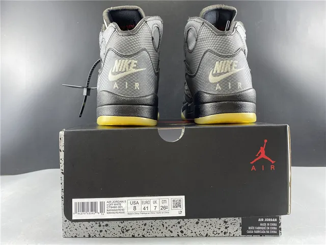 Zapatillas de baloncesto Air Jordan 5 gris y amarillo 15