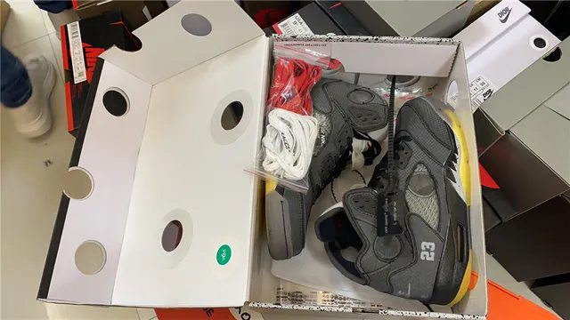 Zapatillas de baloncesto Air Jordan 5 gris y amarillo 20