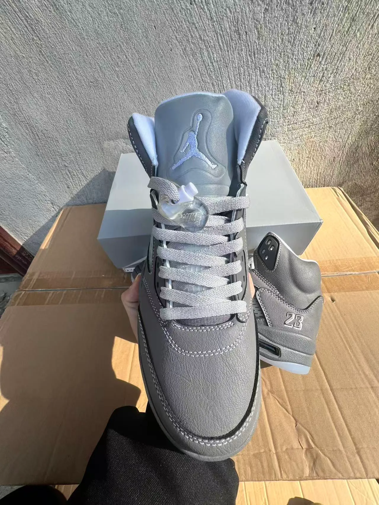 Tênis de basquete Air Jordan 5 cinza monocromático 3