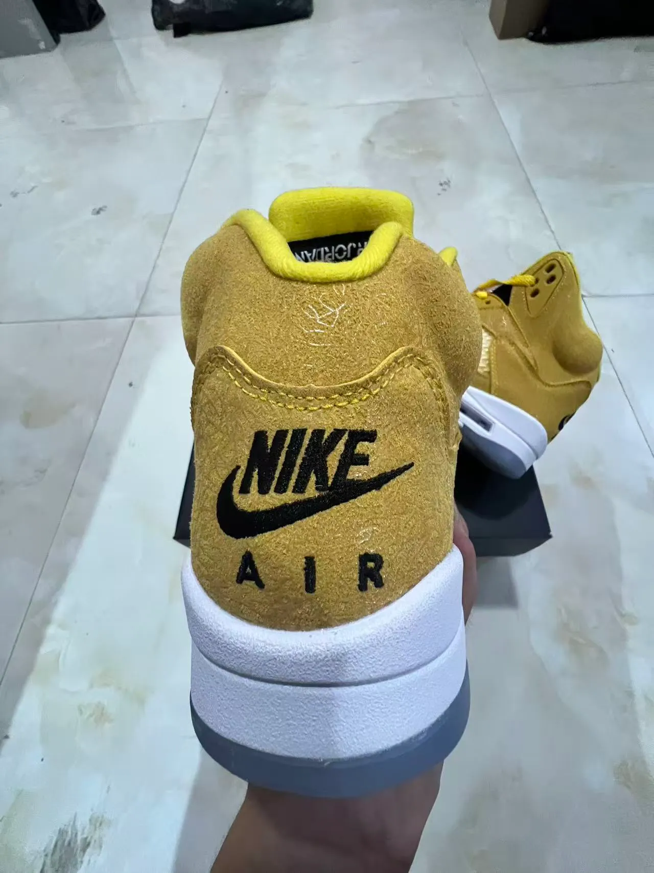 Air Jordan 5 Tênis de Basquete Amarelo Mostarda em Suede e Malha 8